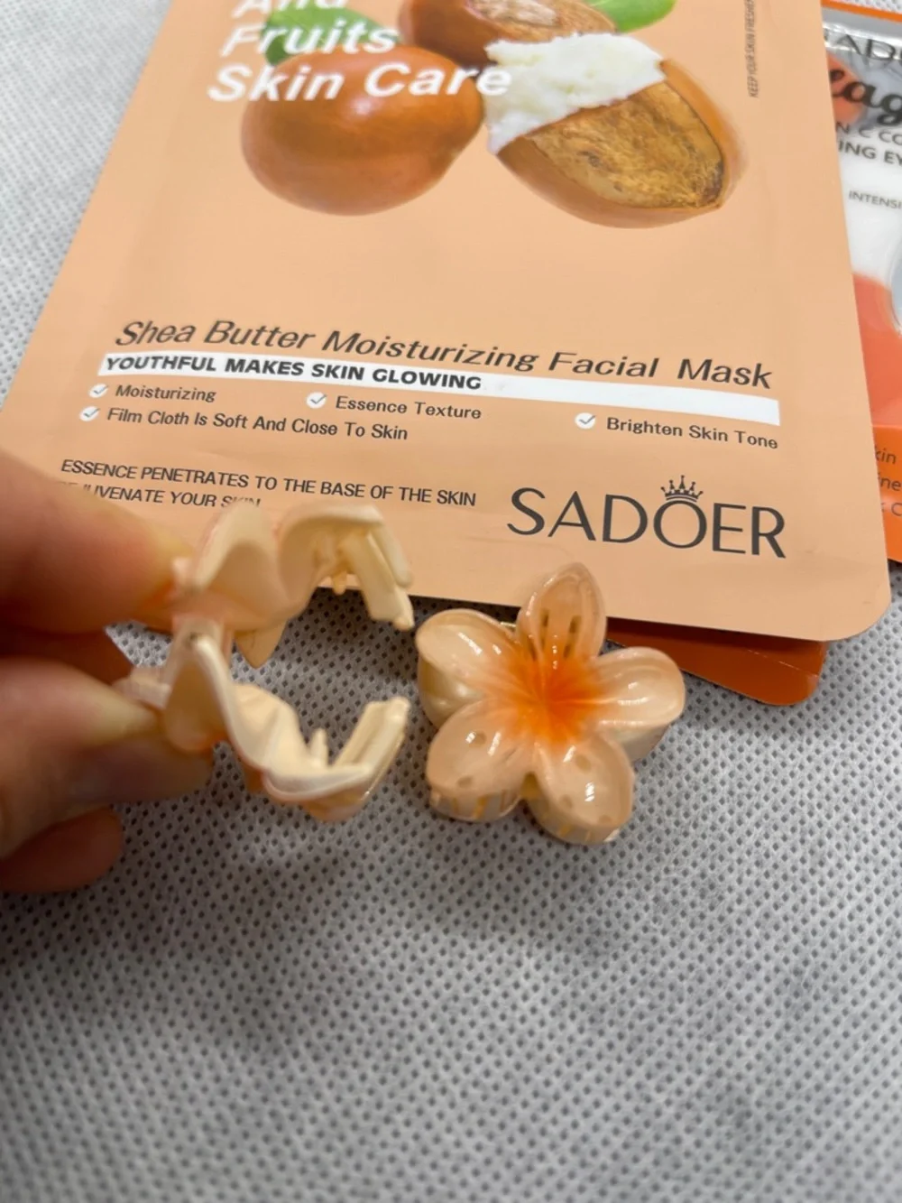 Shea Butter Moist Facial Sheet Mask + Collagen Eye Patches+lip mask + hairclips